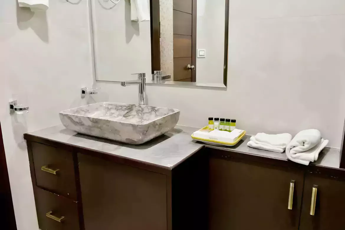 Modern deluxe room decor at Marigold Inn Homestay Jaipur